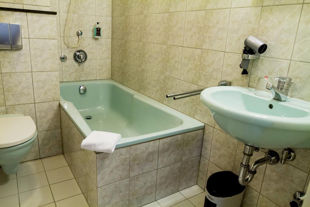 Heidekrug Hotel Oberursel Bilik gambar