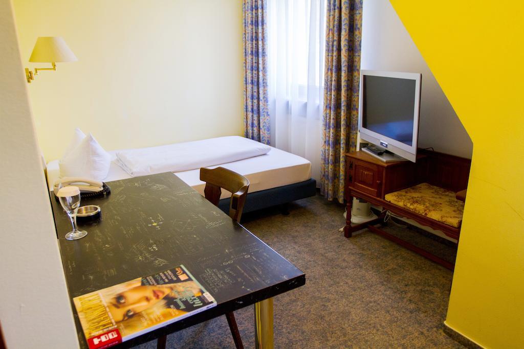 Heidekrug Hotel Oberursel Bilik gambar