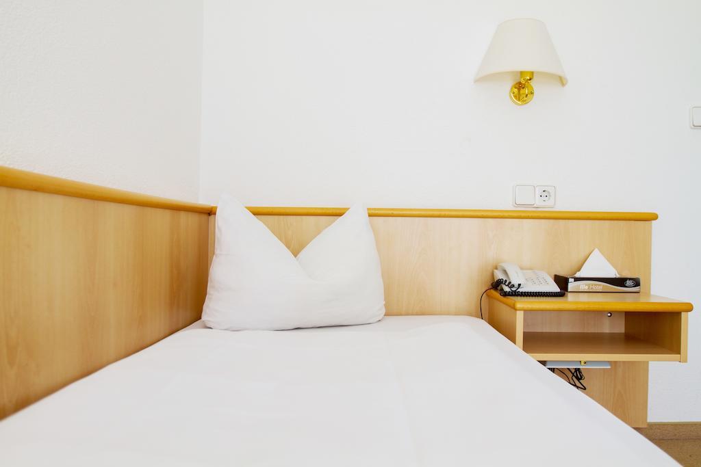 Heidekrug Hotel Oberursel Bilik gambar